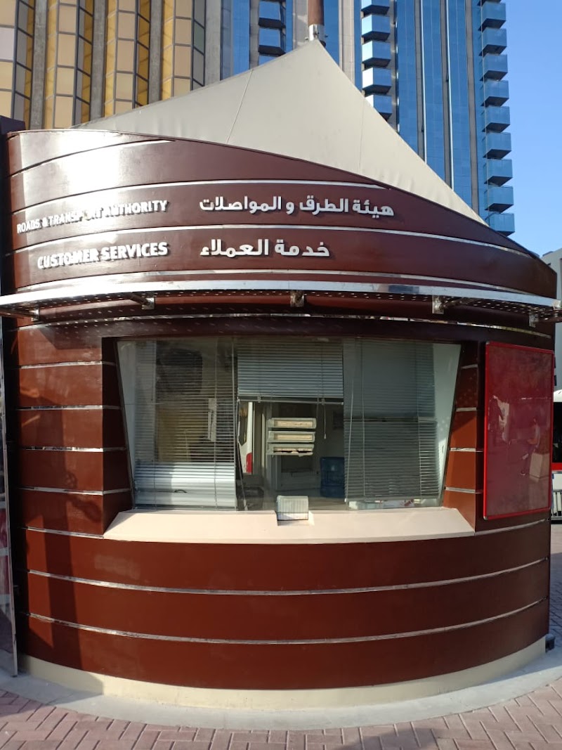 موقف سيارات مدفوع من هيئة الطرق والمواصلات بالقرب من سوق الذهب | دبي