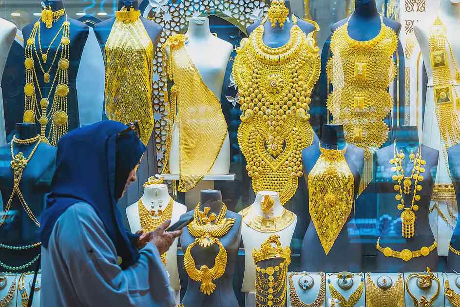 أسعار الذهب في دبي تبقى دون 500 درهم للغرام قبل ديوالي