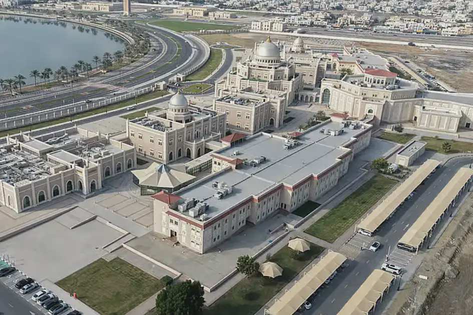 شیخ سلطان القاسمی از ساخت برج ویژه زنان مقابل برج ساعت کلباء خبر داد